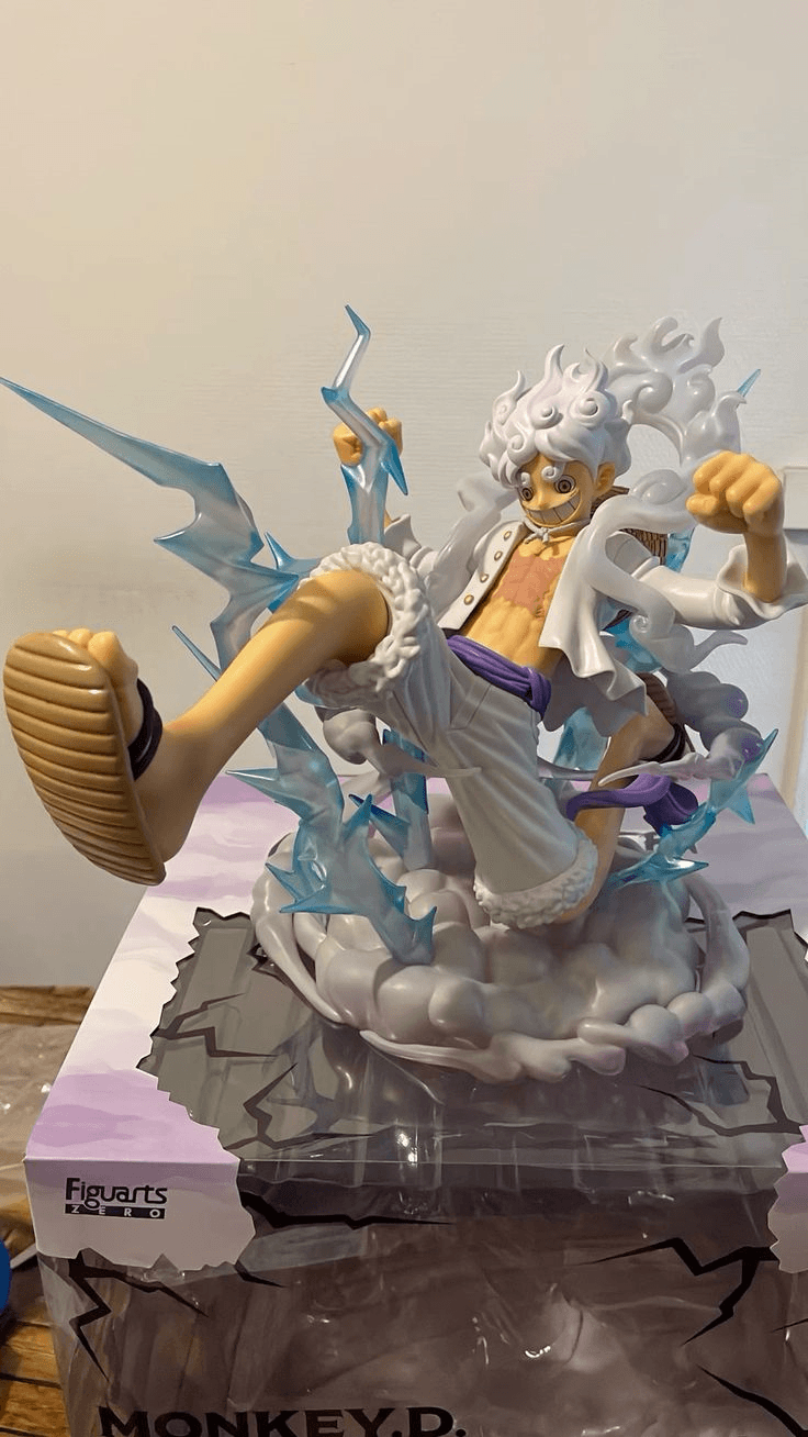 Luffy Gear 5 collectible figure